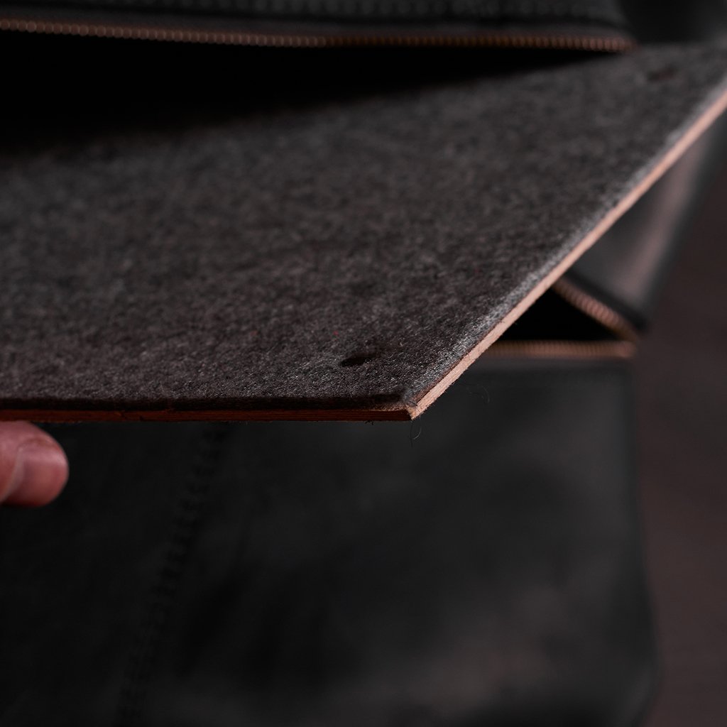 All In Leather Travel Bag